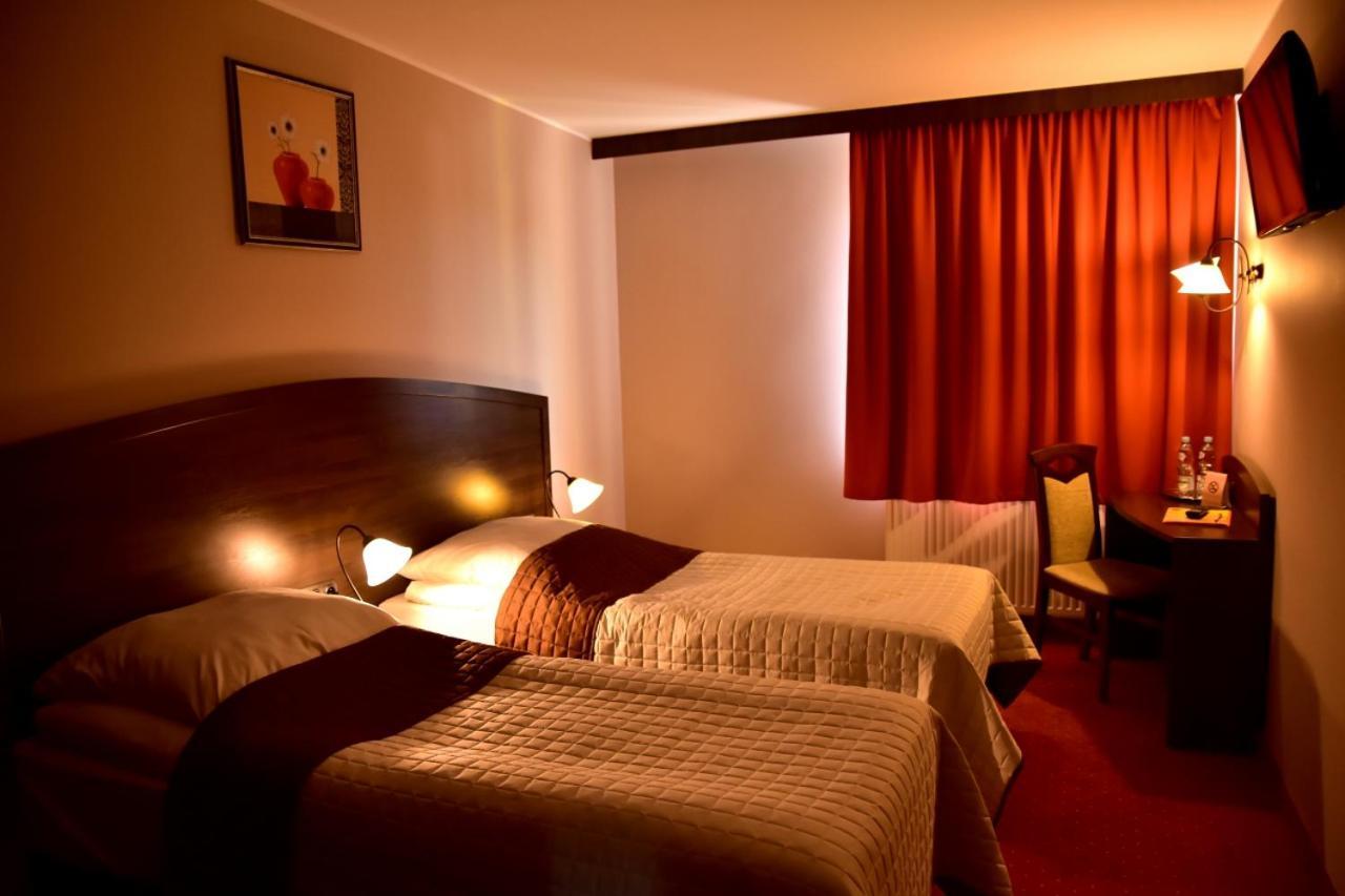 Hotel Nekla Dış mekan fotoğraf